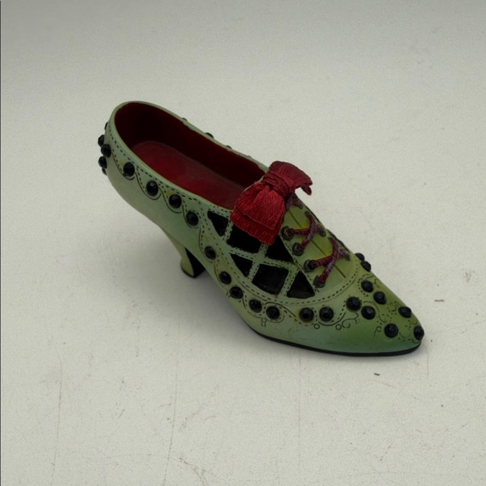 Ashton Drake Heirloom Stepping in Time Afternoon Tea miniature shoe ornament